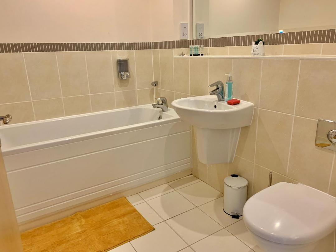 Risinghurst, Oxford, An Entire 2Beds, 2Bathrooms, Free Wi-Fi, Free Parking Esterno foto